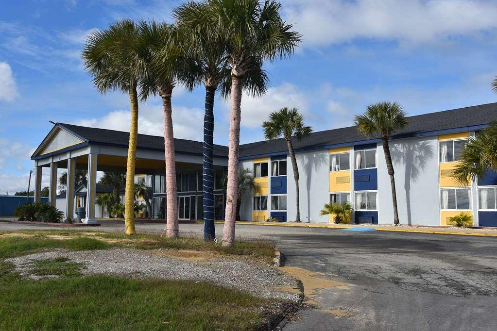 Super 8 By Wyndham Biloxi Motel Exterior foto