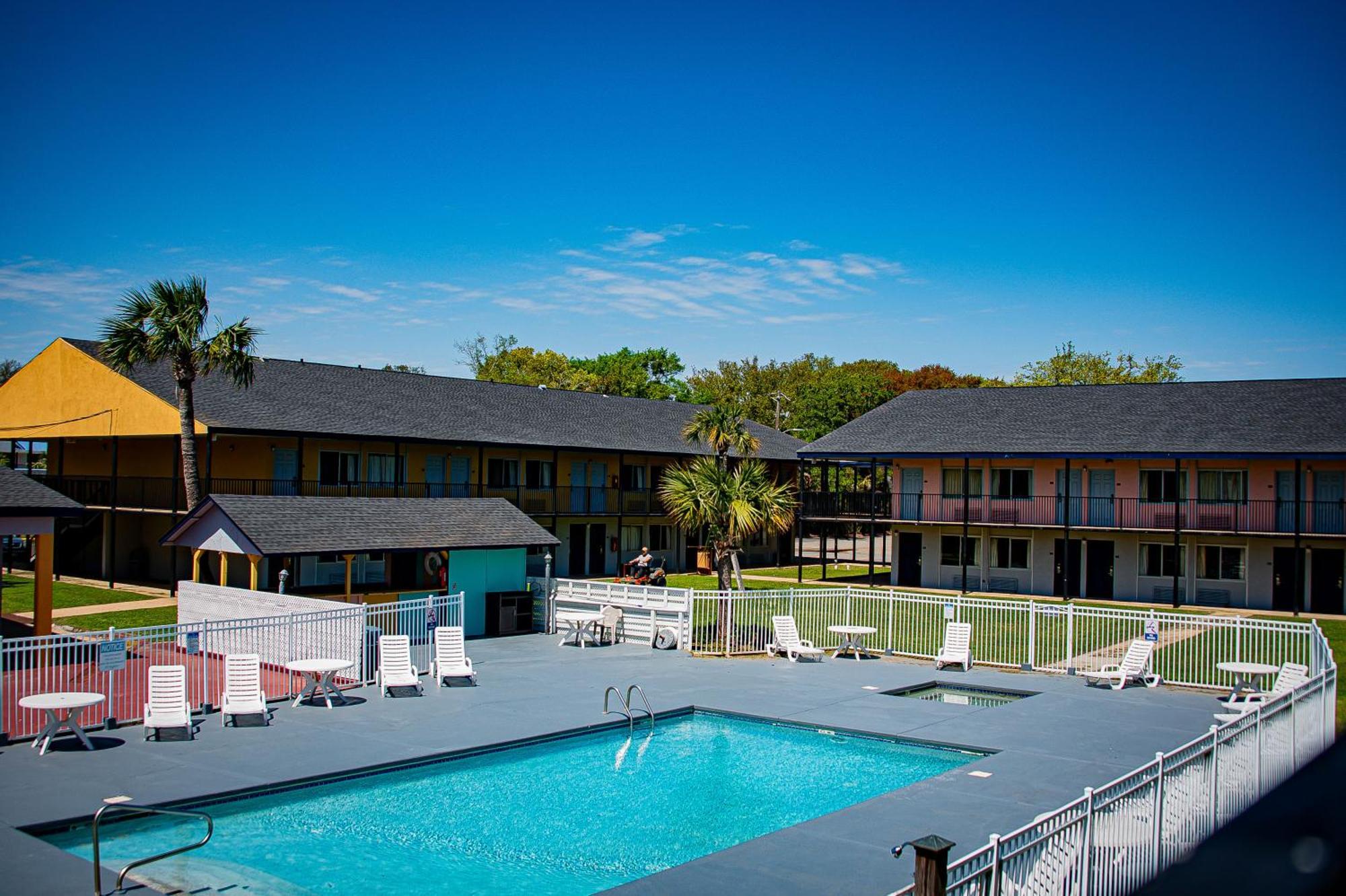 Super 8 By Wyndham Biloxi Motel Exterior foto
