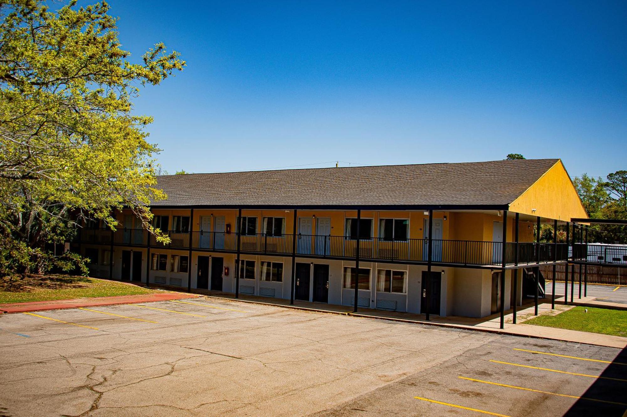 Super 8 By Wyndham Biloxi Motel Exterior foto