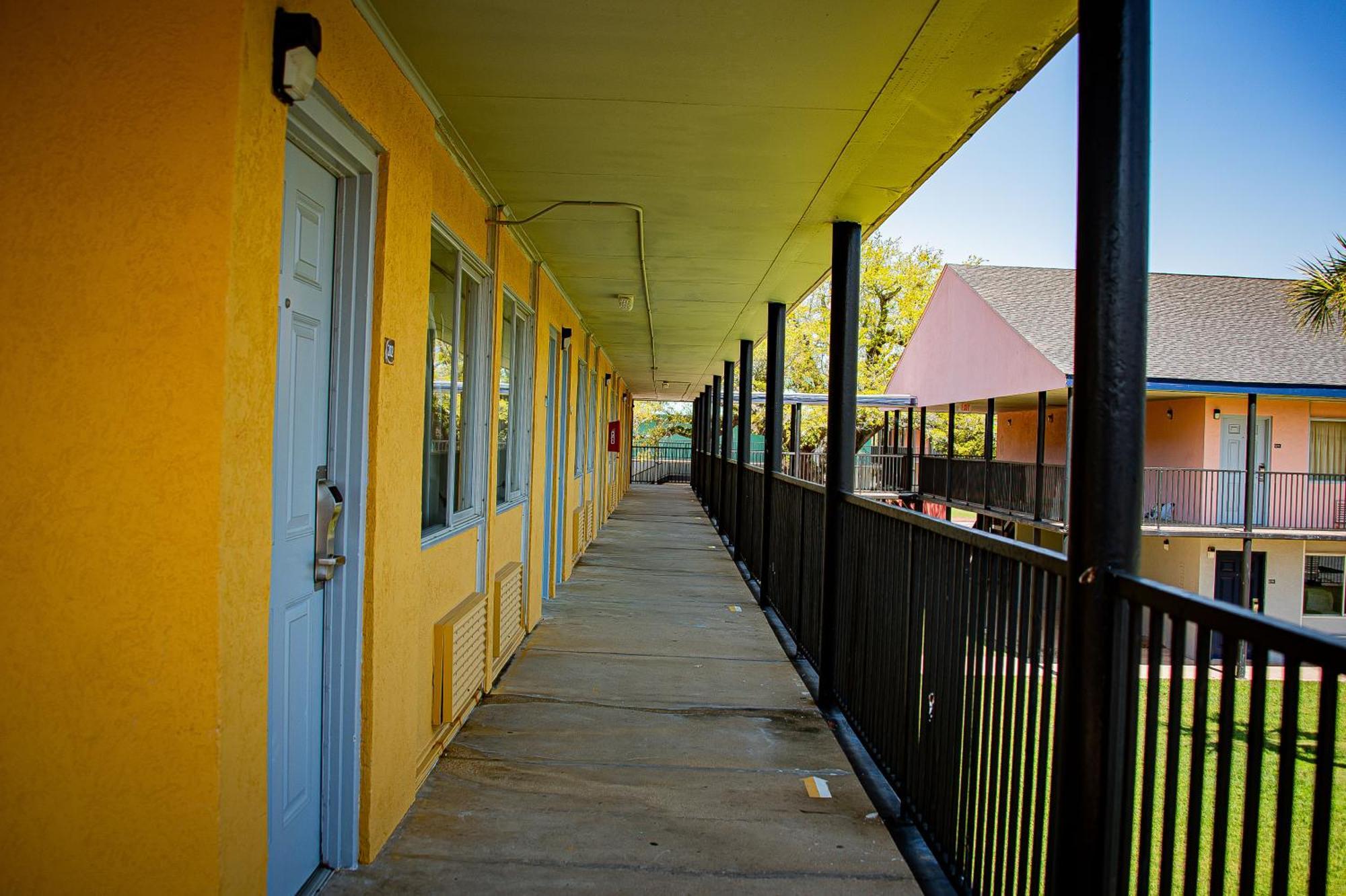 Super 8 By Wyndham Biloxi Motel Exterior foto
